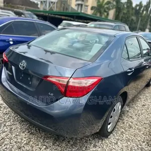 Toyota Corolla LE (1.8L 4cyl 2A) 2018 Gray