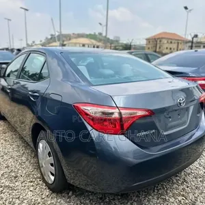 Toyota Corolla LE (1.8L 4cyl 2A) 2018 Gray