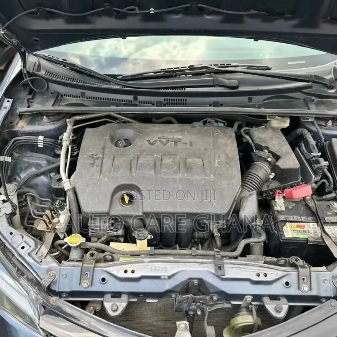 Toyota Corolla LE (1.8L 4cyl 2A) 2018 Gray
