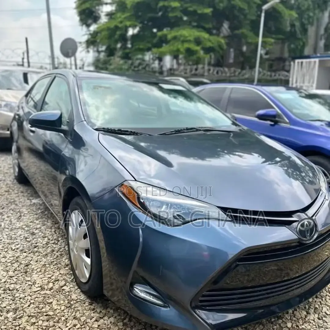 Toyota Corolla LE (1.8L 4cyl 2A) 2018 Gray