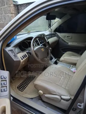 Toyota Highlander Base 2010 Gray