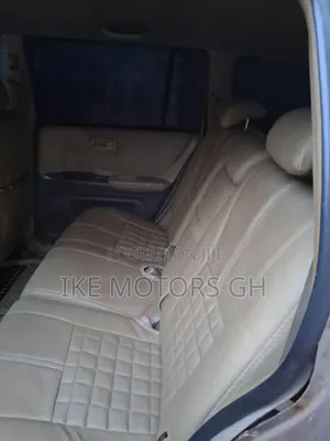 Toyota Highlander Base 2010 Gray