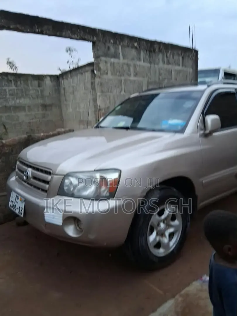 Toyota Highlander Base 2010 Gray