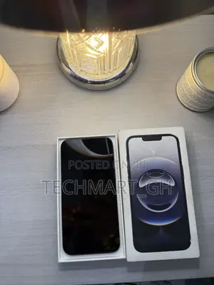 Apple iPhone 16e 128 GB Black