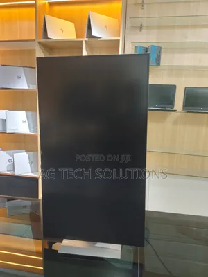 Dell Ultra Sharp 27" Edgeless Monitor