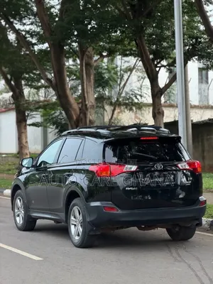 Toyota RAV4 XLE 4dr SUV (2.5L 4cyl 6A) 2015 Matt Black