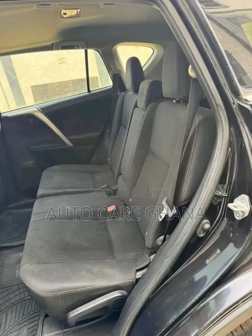 Toyota RAV4 XLE 4dr SUV (2.5L 4cyl 6A) 2015 Matt Black