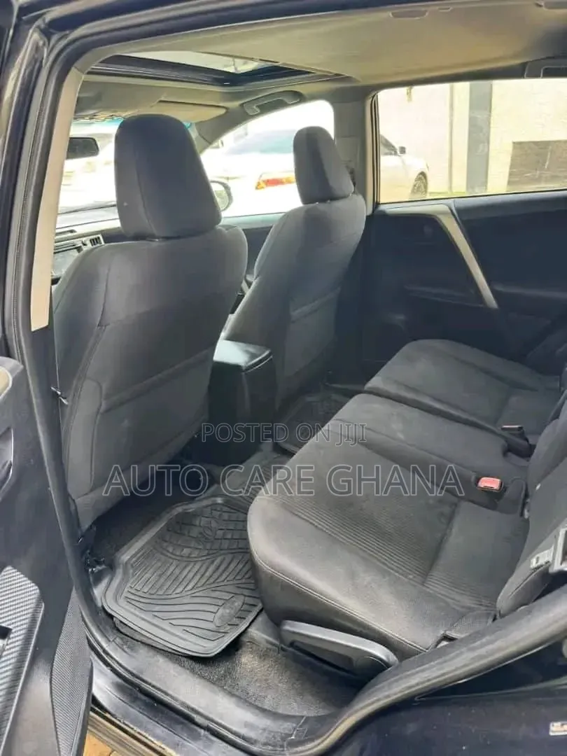 Toyota RAV4 XLE 4dr SUV (2.5L 4cyl 6A) 2015 Matt Black
