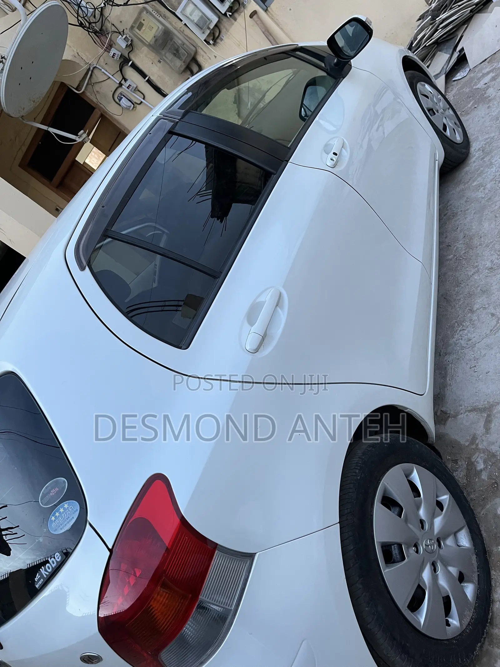 Toyota Vitz 1.3 FWD 5dr 2010 White