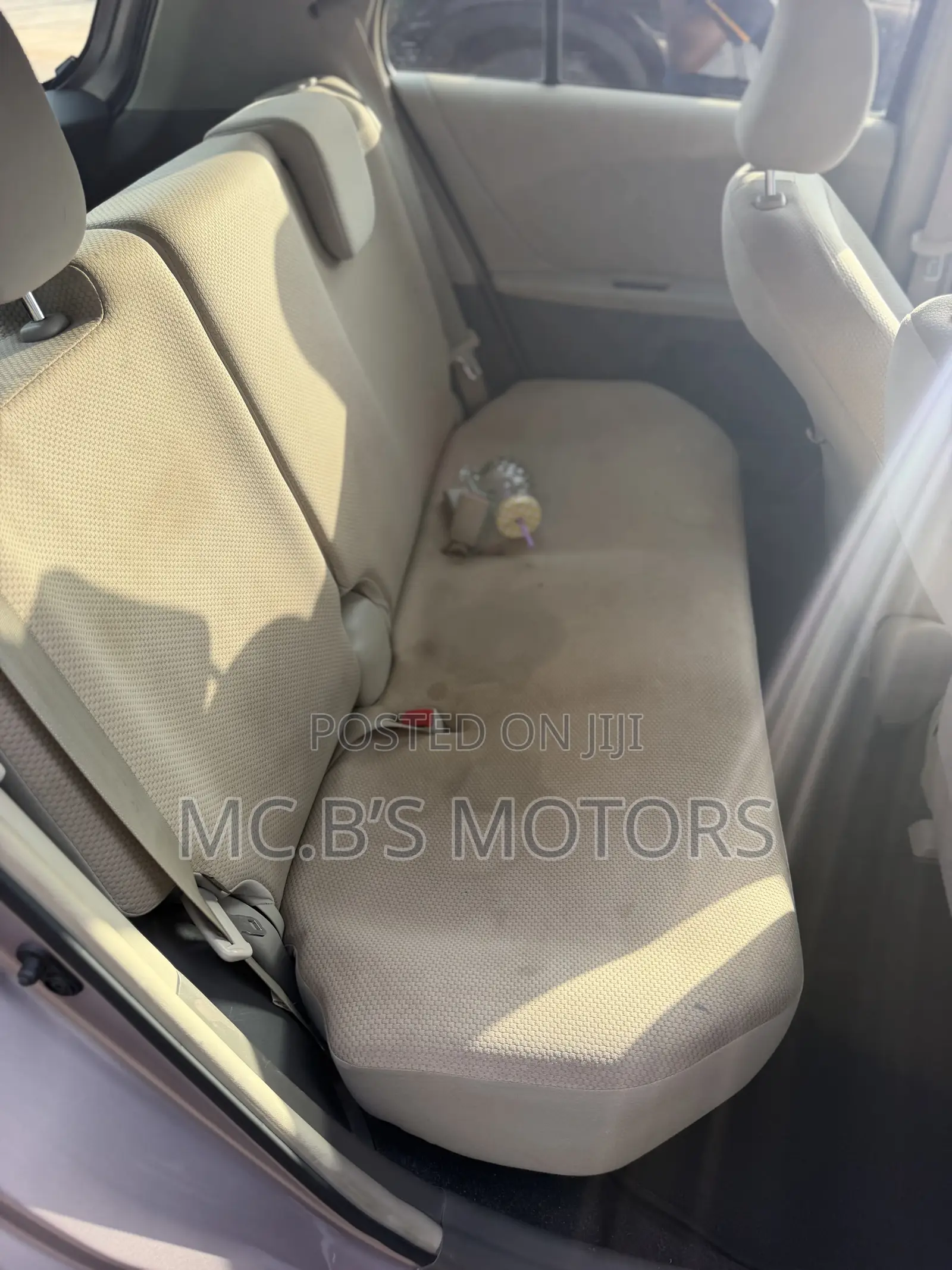 Toyota Vitz 2010 Silver