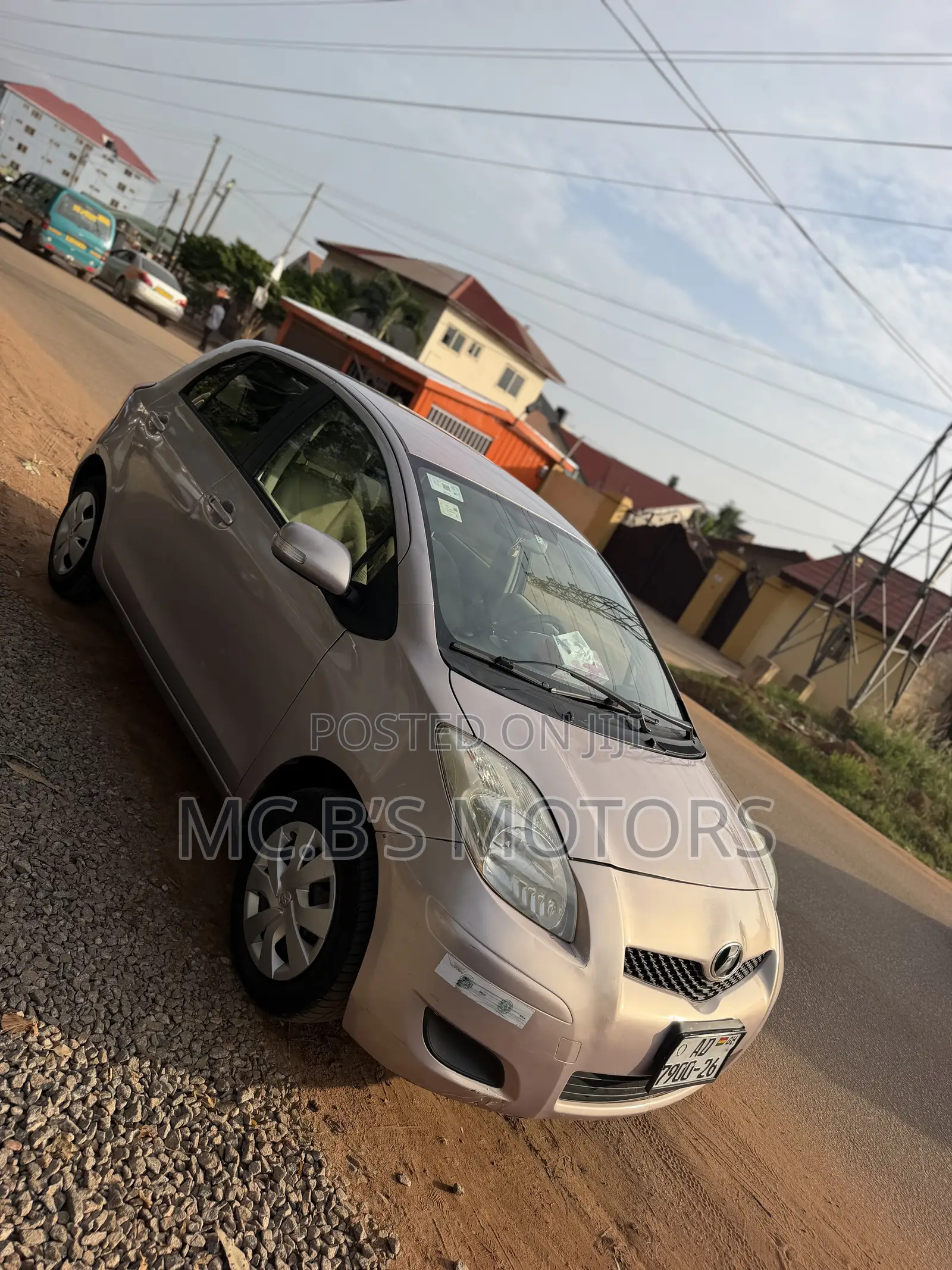 Toyota Vitz 2010 Silver