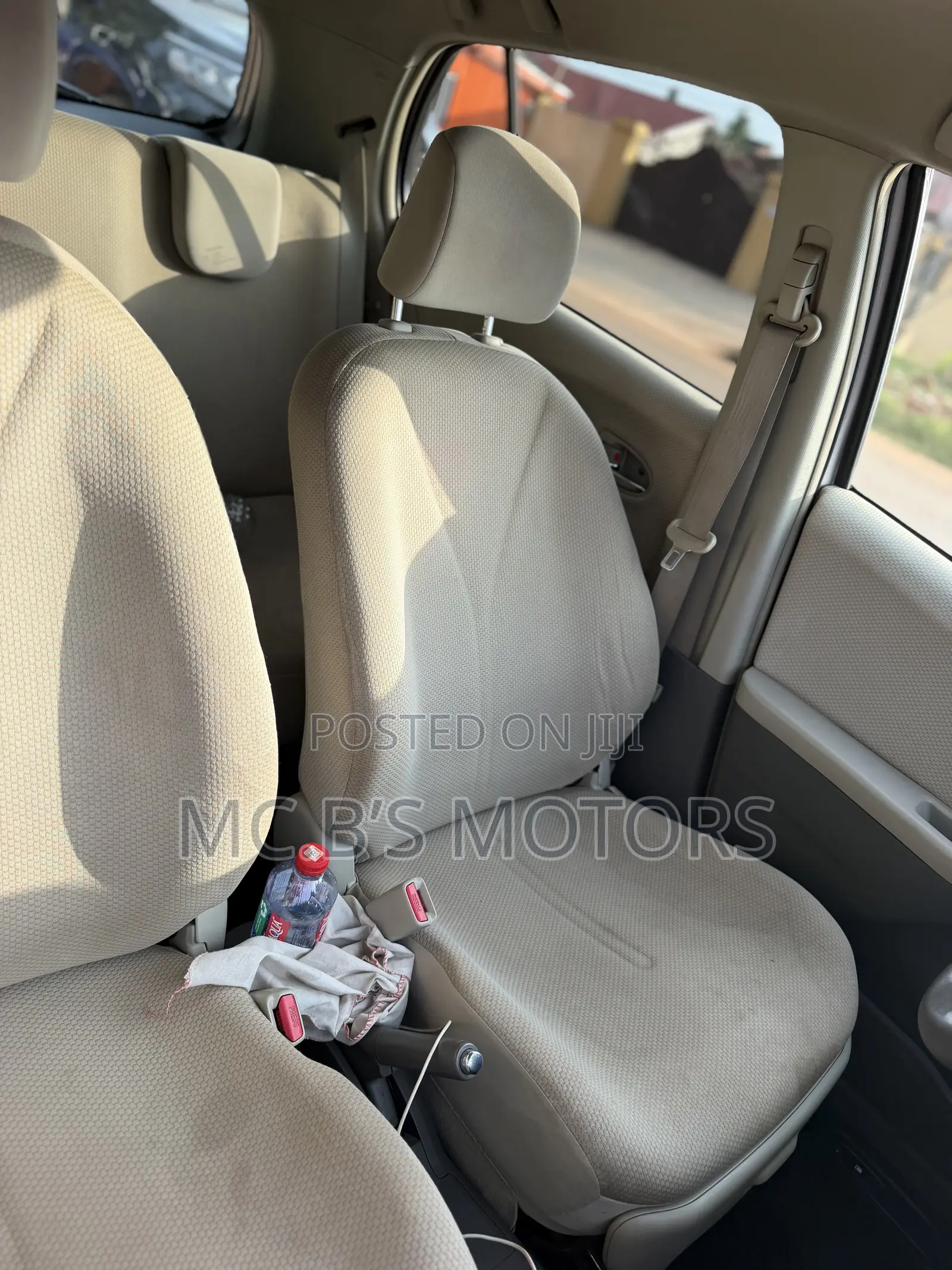 Toyota Vitz 2010 Silver