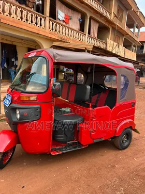 Bajaj RE 2026 Red