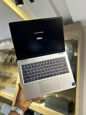 Laptop Dell Pro 14 16GB Intel Core Ultra 7 SSD 512GB