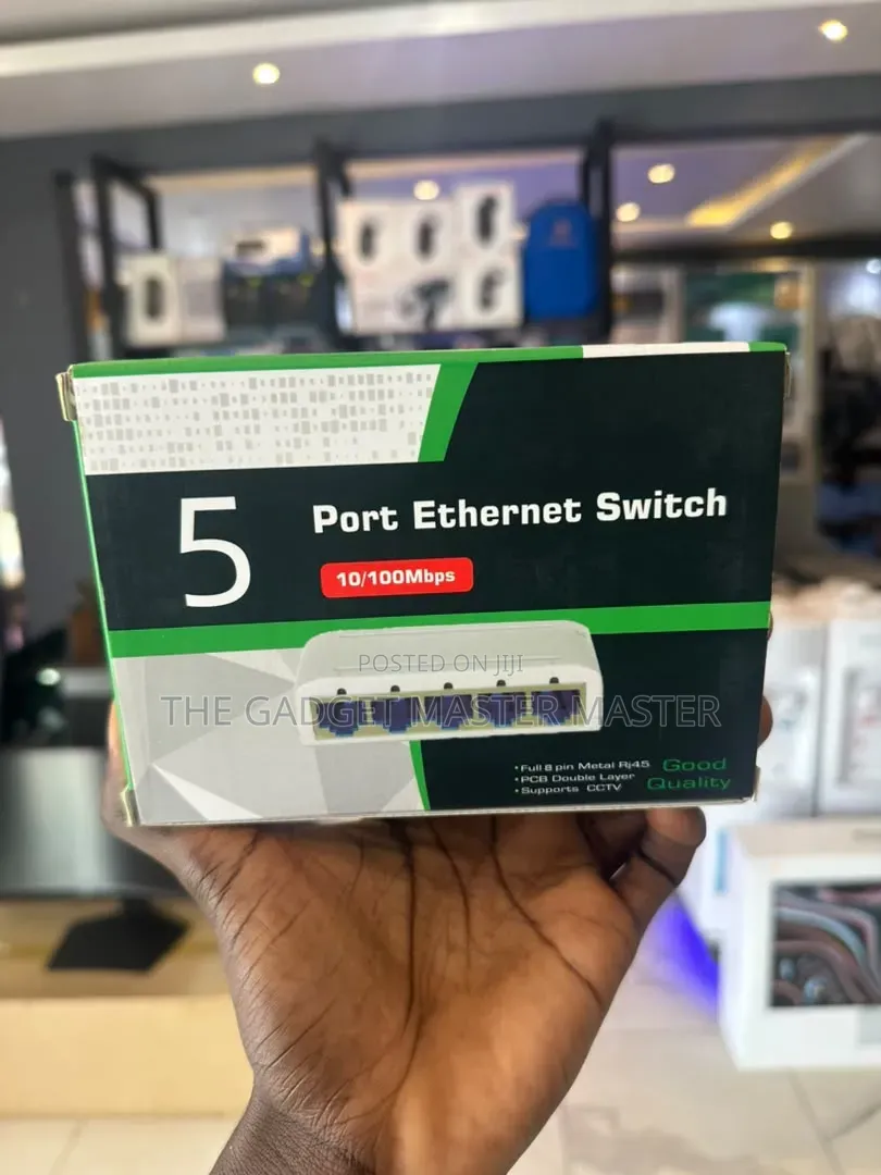5 Ports RJ-45 Ast Ethernet Switch