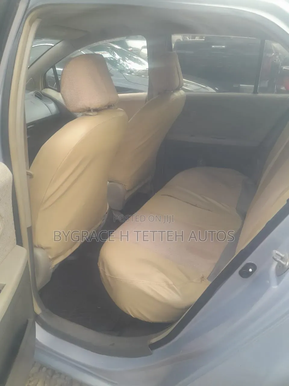 Toyota Vitz 2010 Silver