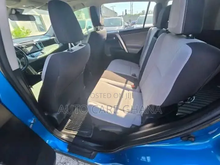 Toyota RAV4 XLE AWD (2.5L 4cyl 6A) 2016 Blue