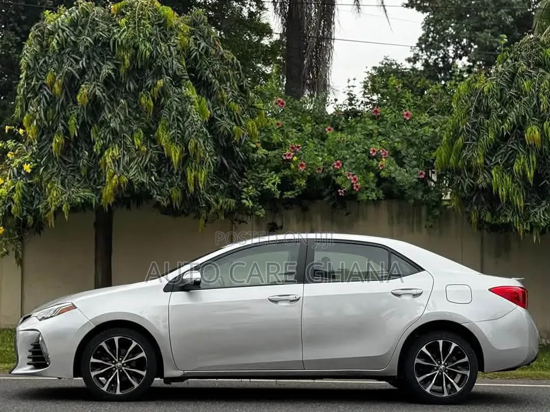 Toyota Corolla SE 4dr Sedan (1.8L 4cyl CVT) 2017 Silver