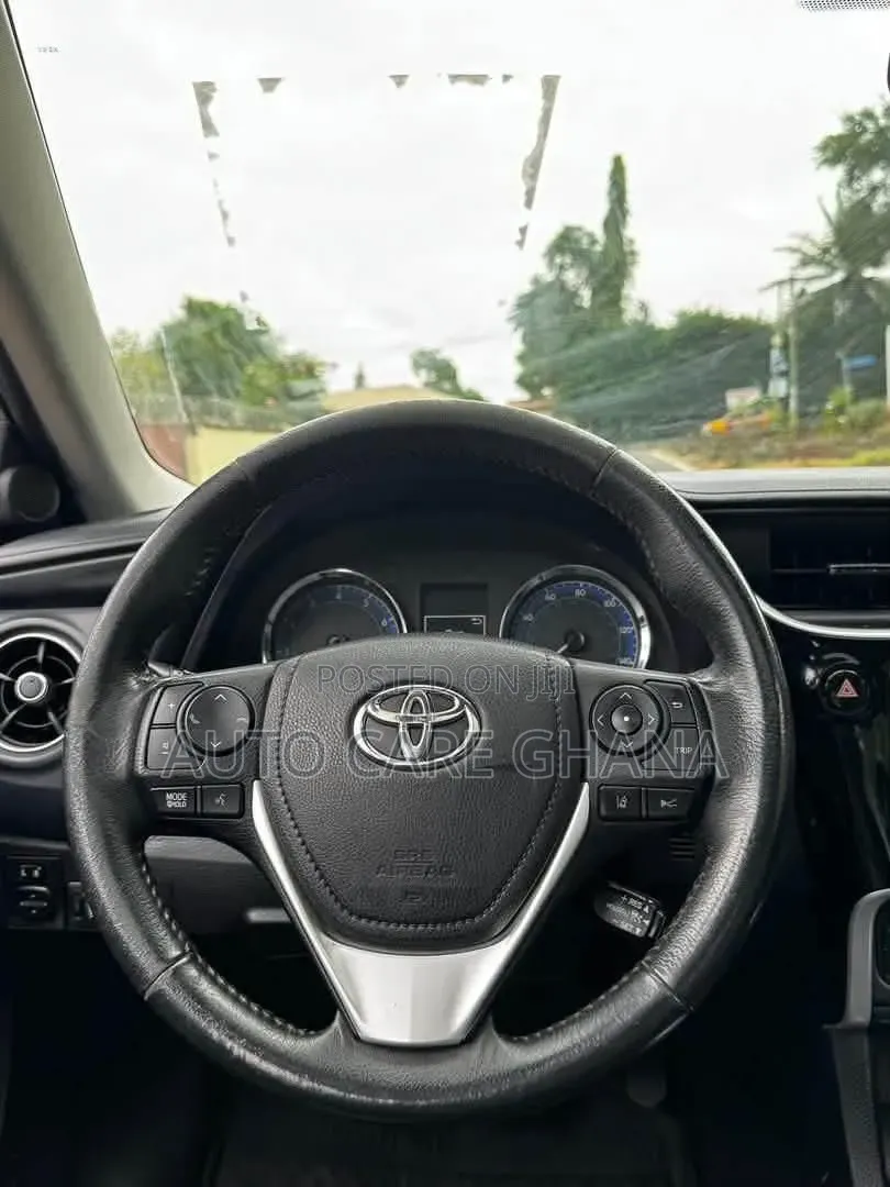 Toyota Corolla SE 4dr Sedan (1.8L 4cyl CVT) 2017 Silver