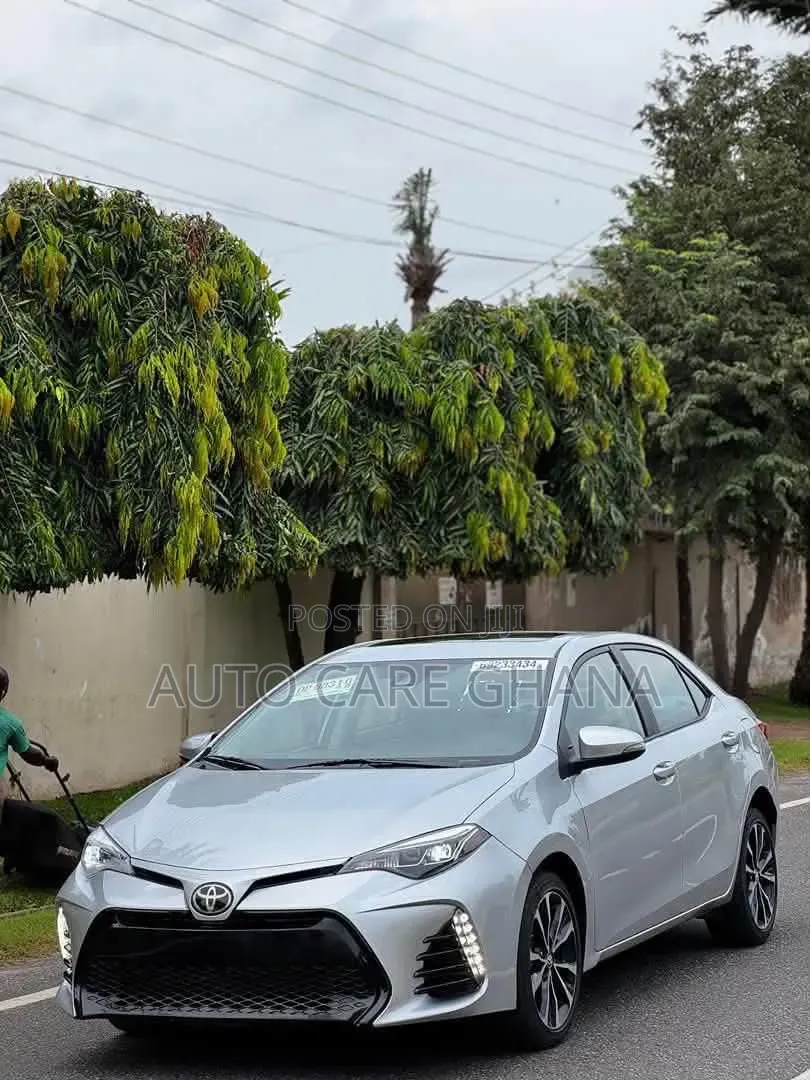Toyota Corolla SE 4dr Sedan (1.8L 4cyl CVT) 2017 Silver