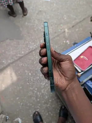 Apple iPhone 13 128 GB Green