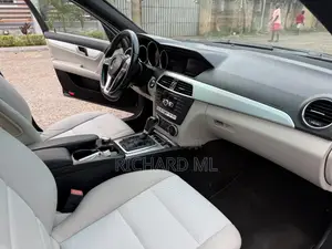 Mercedes-Benz C250 2014 Blue