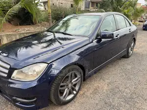Mercedes-Benz C250 2014 Blue