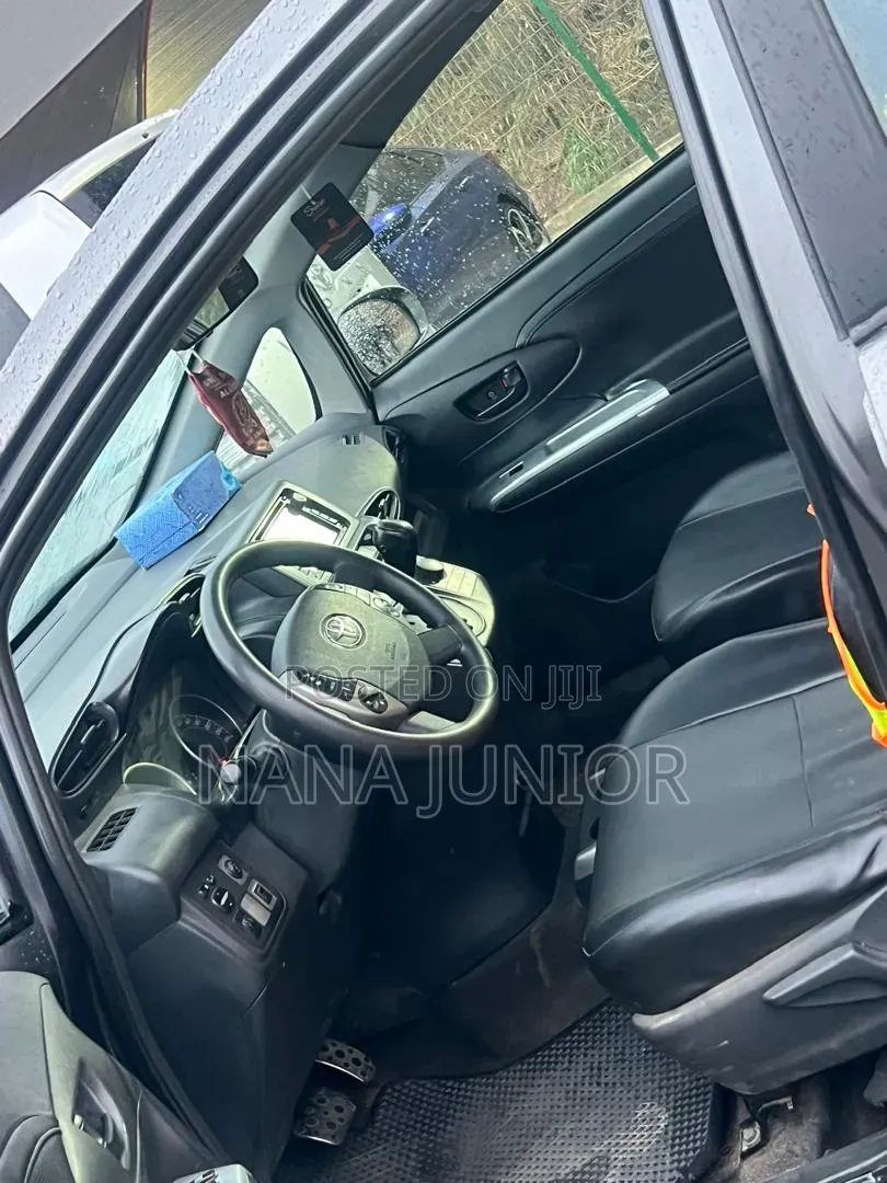 Toyota Wish 2010 Silver