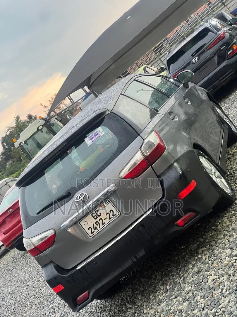 Toyota Wish 2010 Silver