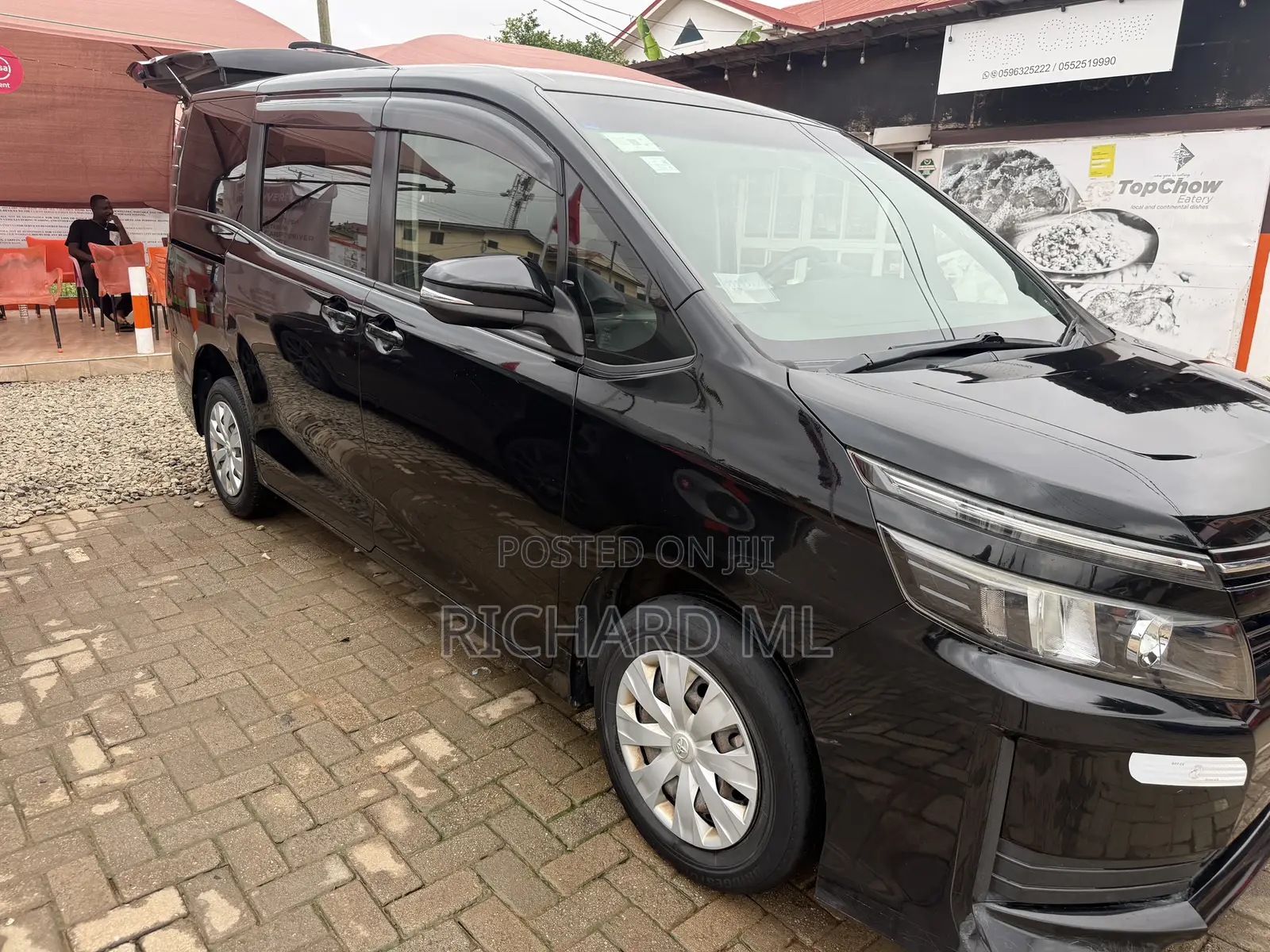 Toyota Voxy V 4WD 8-Seater 2016 Black