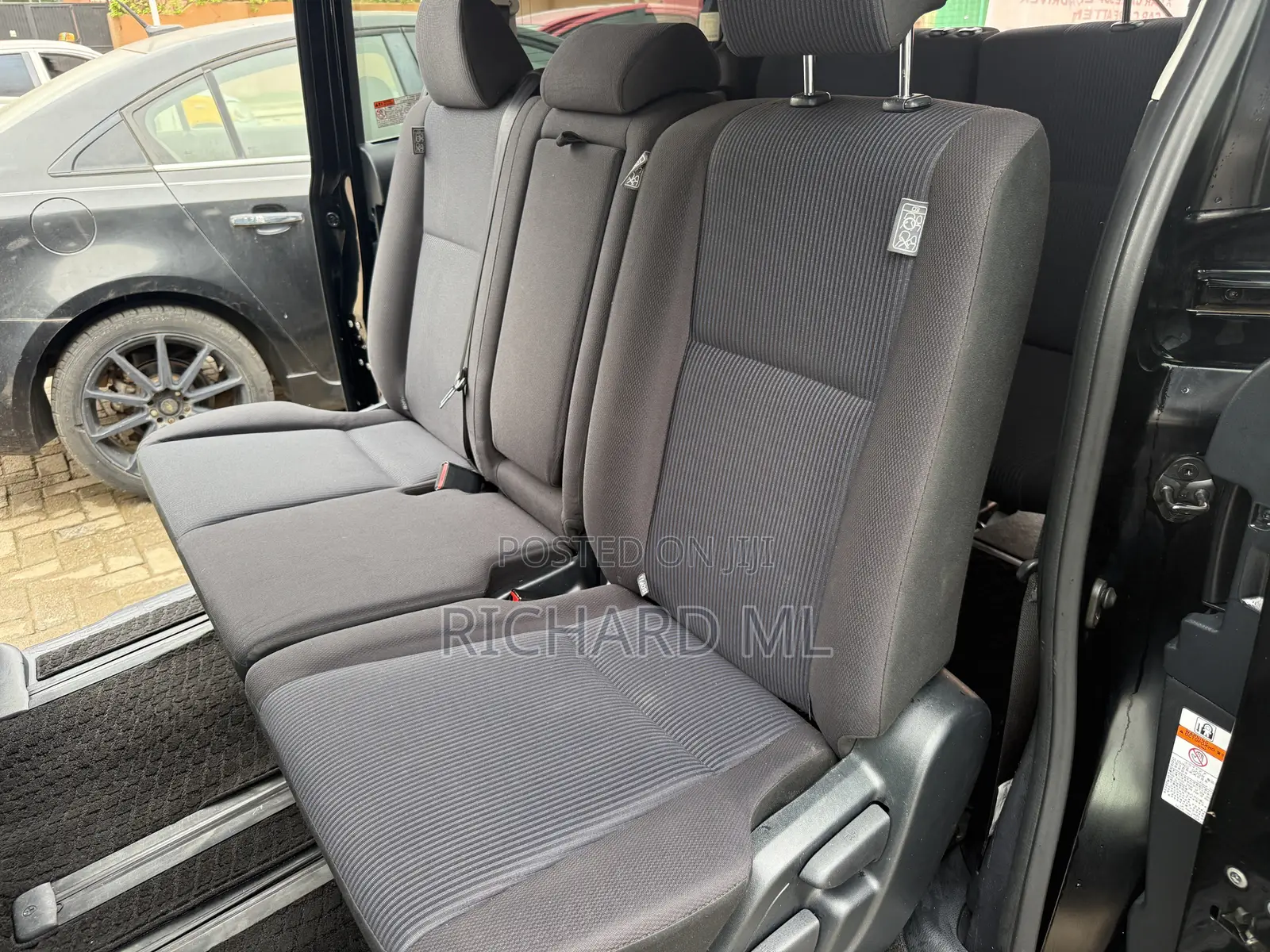 Toyota Voxy V 4WD 8-Seater 2016 Black