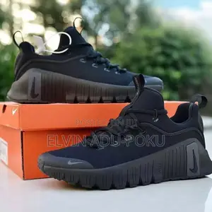 Nike Free Metcon 5 in Different Colours , Swipe >
