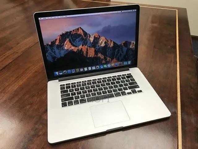 Laptop Apple MacBook Pro 2015 16GB Intel Core i7 SSD 512GB