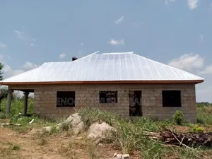 5bdrm House in Enowab Estate At, Sekyere East for sale