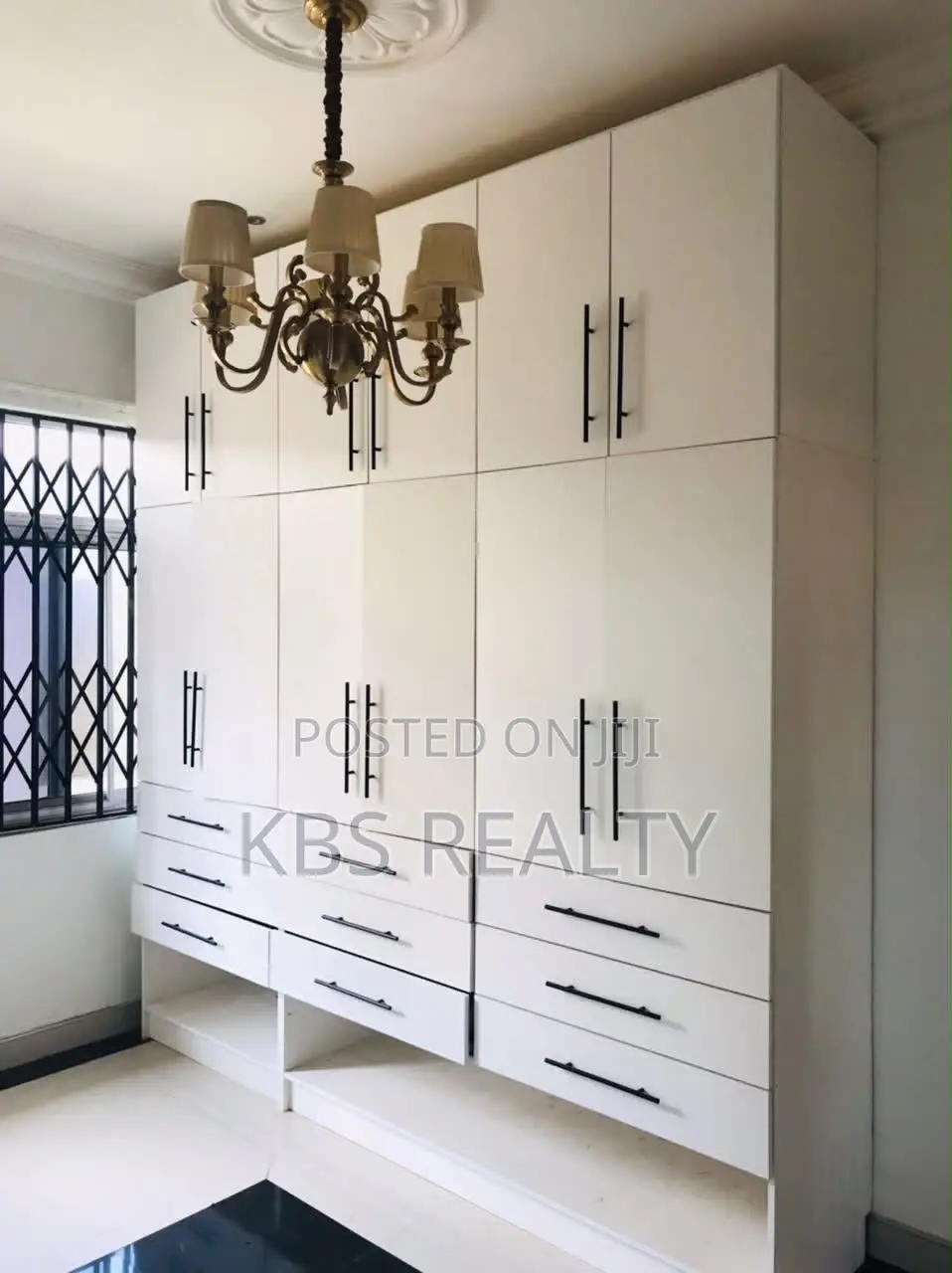 7bdrm Villa in American House for sale