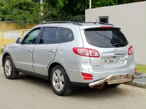 Hyundai Santa Fe 2012 Silver