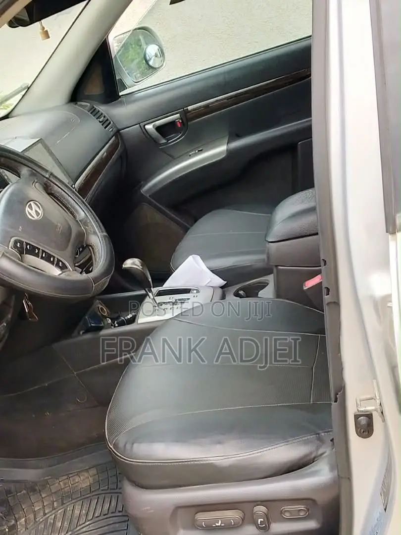 Hyundai Santa Fe 2012 Silver