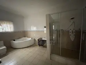 5bdrm Duplex in Danyame, Kumasi Metropolitan for rent