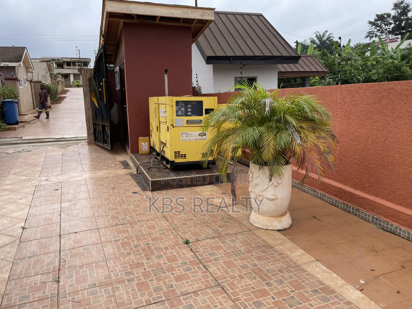 5bdrm Duplex in Danyame, Kumasi Metropolitan for rent