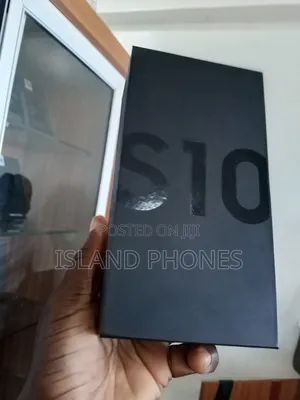 New Samsung Galaxy S10 128 GB Blue