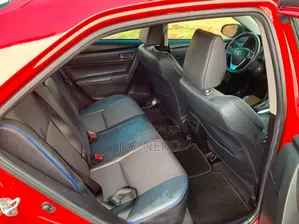 Toyota Corolla SE (1.8L 4cyl 2A) 2019 Red
