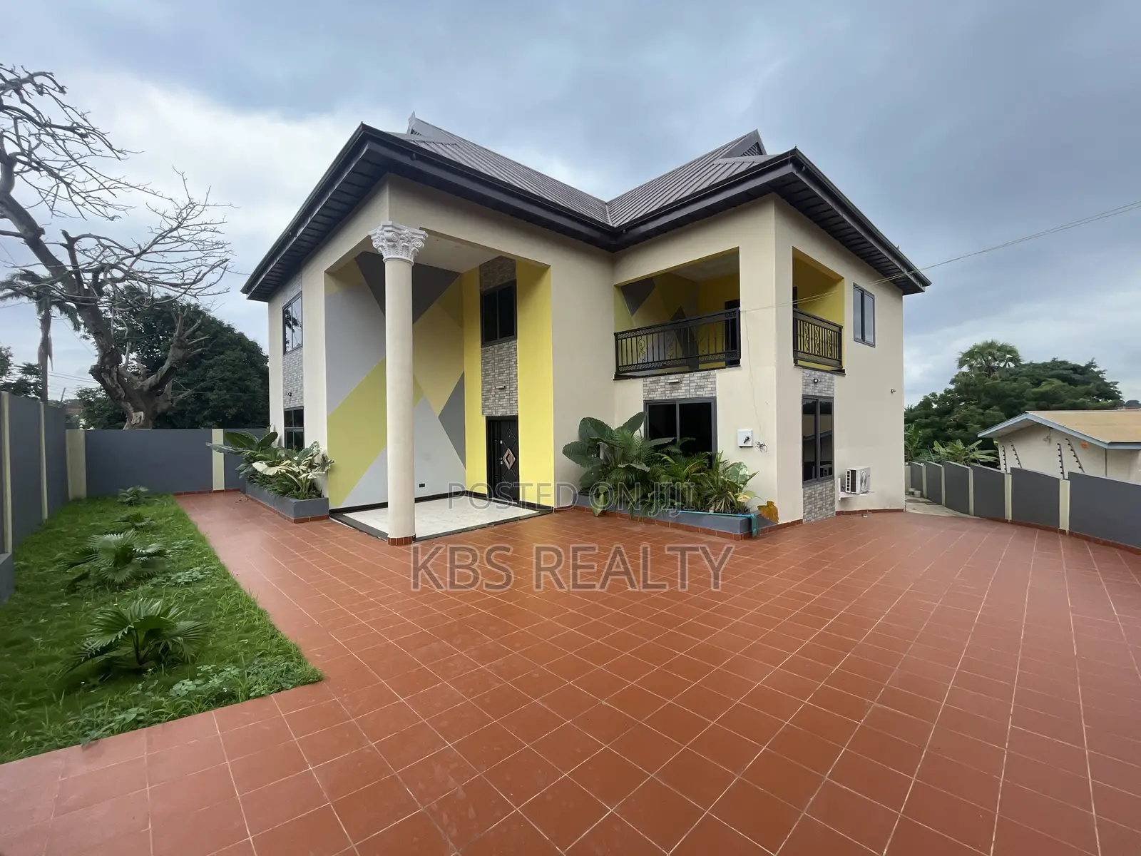 5bdrm Duplex in Danyame, Kumasi Metropolitan for rent