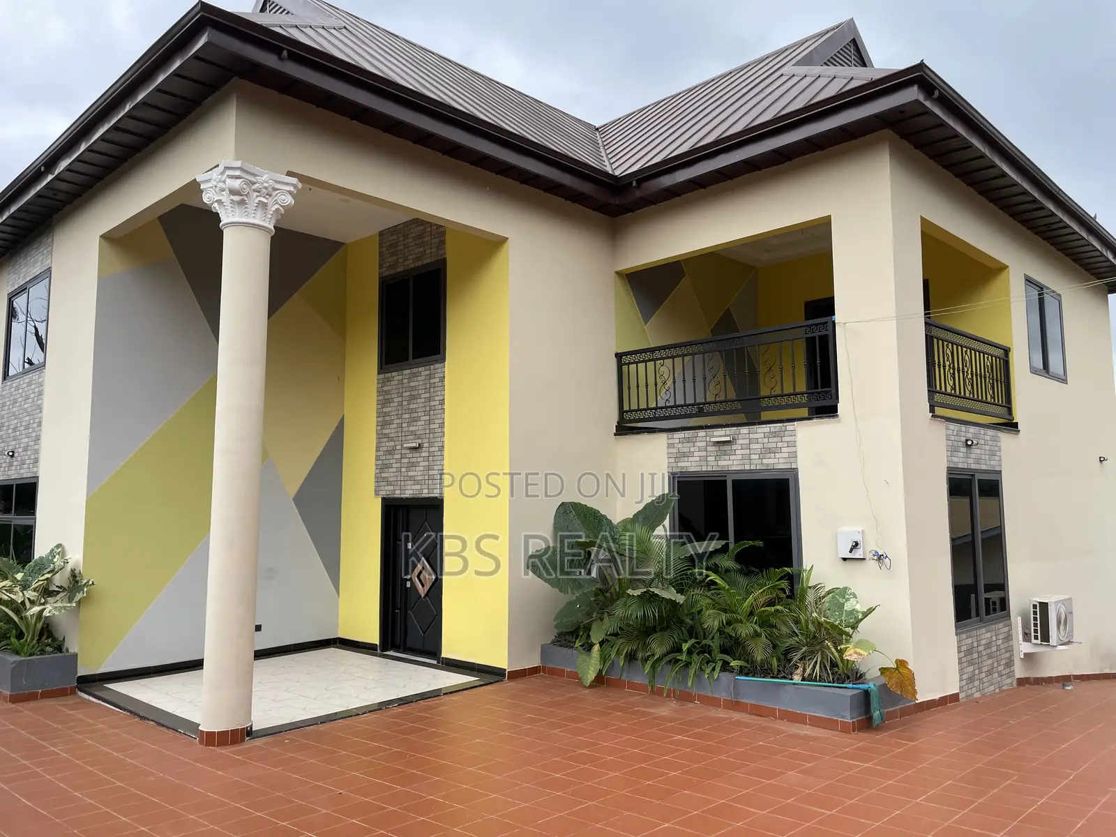 5bdrm Duplex in Danyame, Kumasi Metropolitan for rent