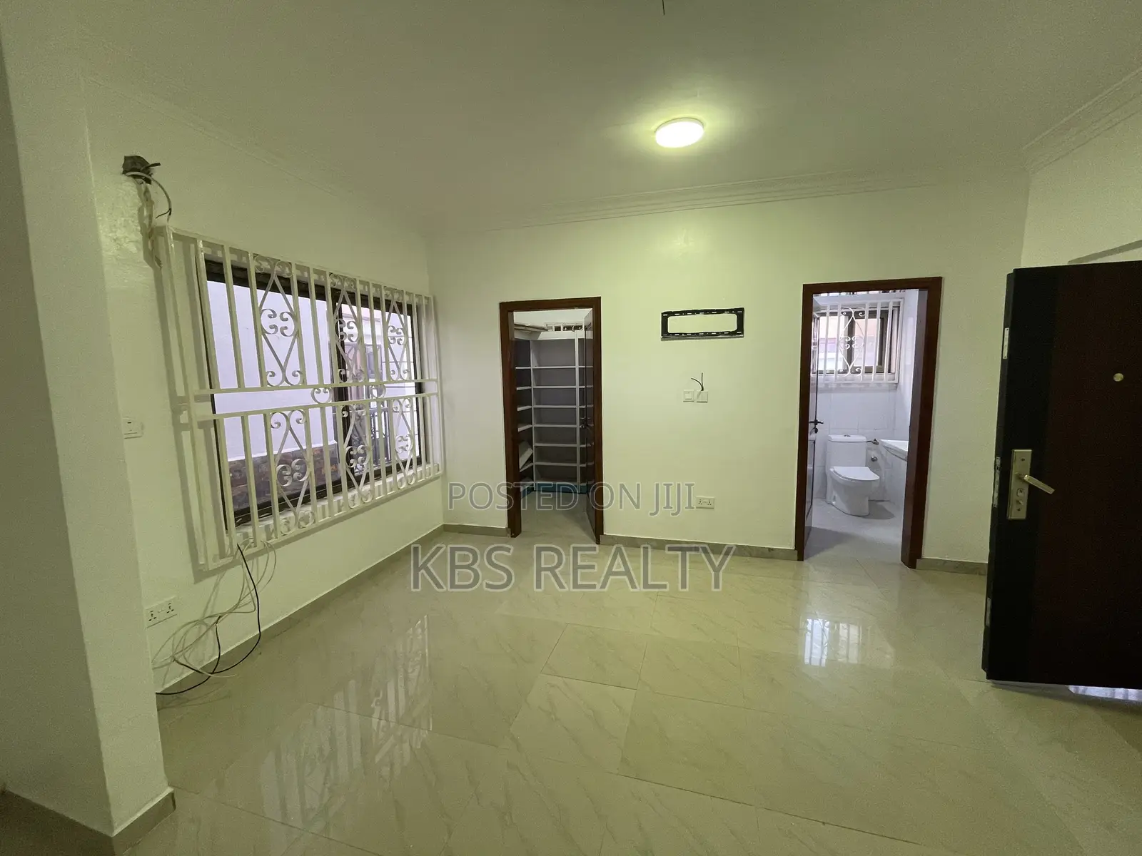 4bdrm House in Ahodwo, Kumasi Metropolitan for rent