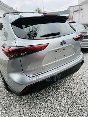 Toyota Highlander XLE AWD 2023 Silver