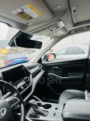 Toyota Highlander XLE AWD 2023 Silver