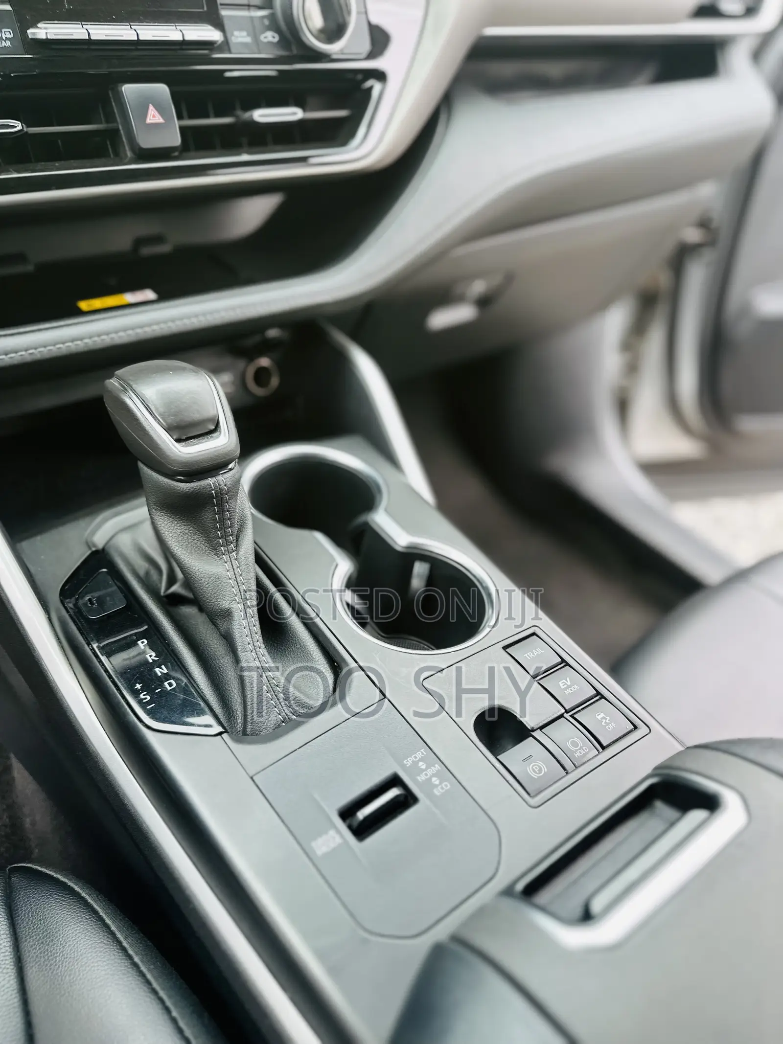 Toyota Highlander XLE AWD 2023 Silver