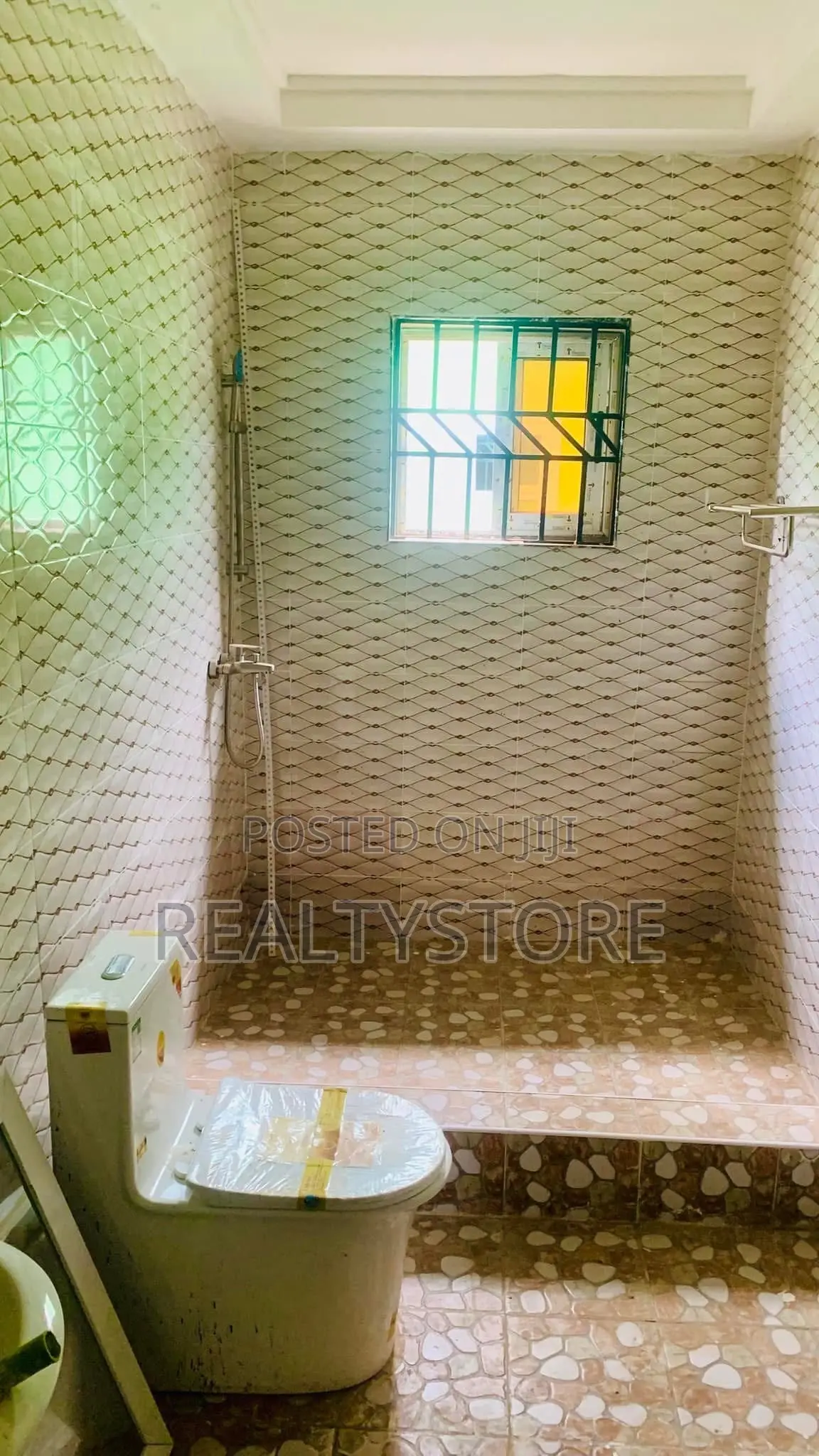 3bdrm House in Kasoa Roman Estate, Accra Metropolitan for sale