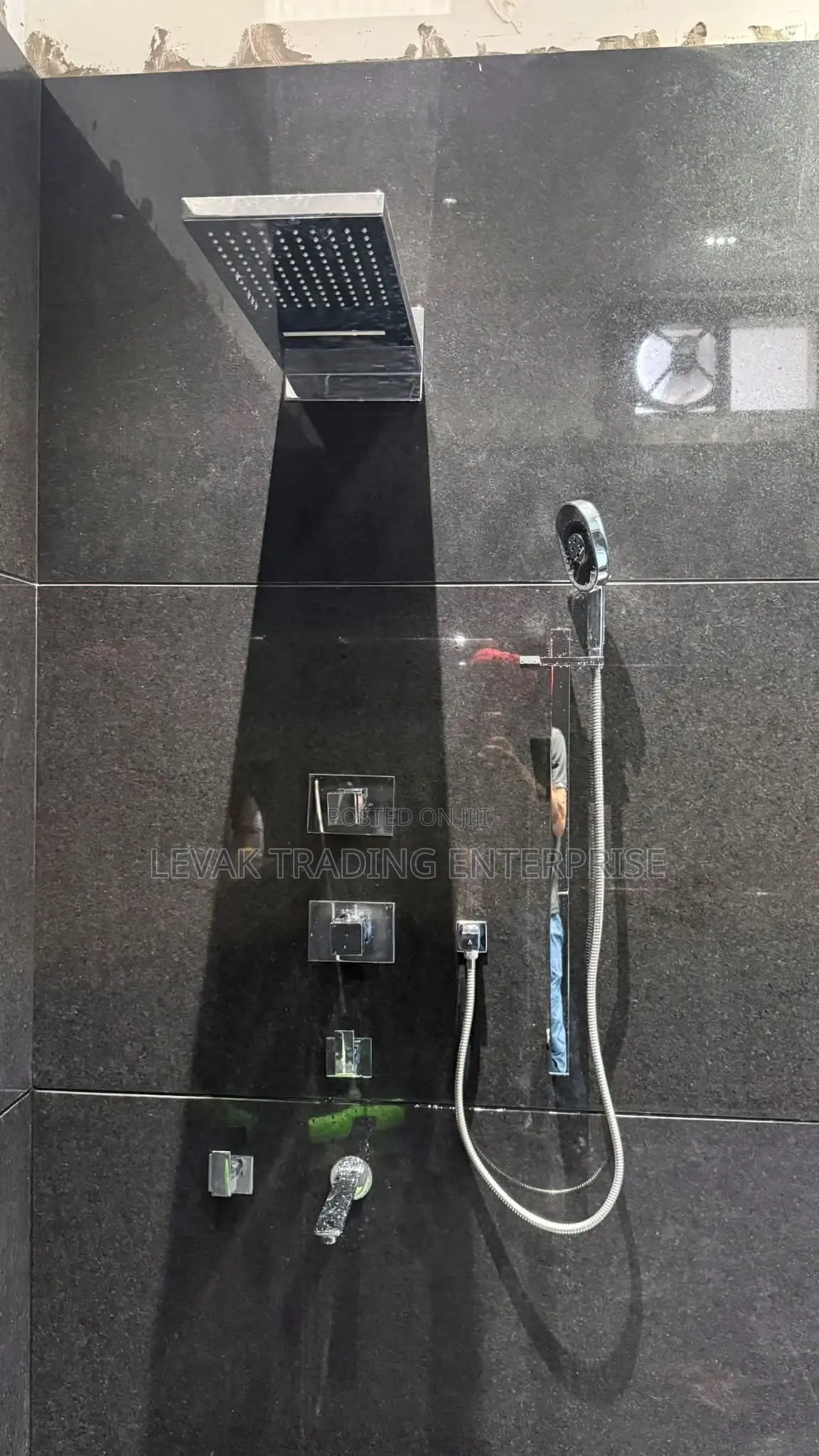 Italian Prime À Concealed Shower