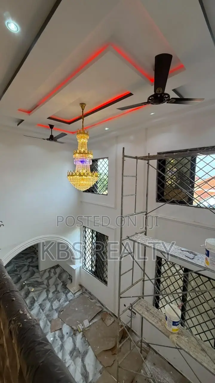 5bdrm Duplex in Santasi-Brofoyedu, Kumasi Metropolitan for sale